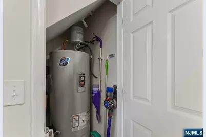 22 Veterans Drive, Wood Ridge, NJ 07075 - Photo 20