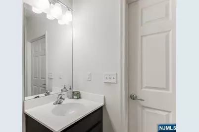 22 Veterans Drive, Wood Ridge, NJ 07075 - Photo 18