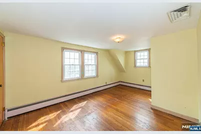 567 Windsor Road, Wood Ridge, NJ 07075 - Photo 12