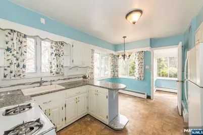 567 Windsor Road, Wood Ridge, NJ 07075 - Photo 18