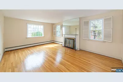 567 Windsor Road, Wood Ridge, NJ 07075 - Photo 6