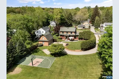 25 Pascack Road, Park Ridge, NJ 07656 - Photo 2