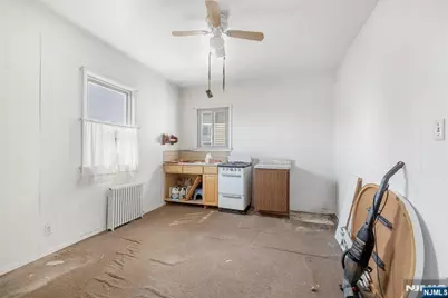 65 Marsellus Place, Garfield, NJ 07026 - Photo 20