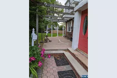 1068 Margaret Street House #house, Teaneck Township, NJ 07666 - Photo 14