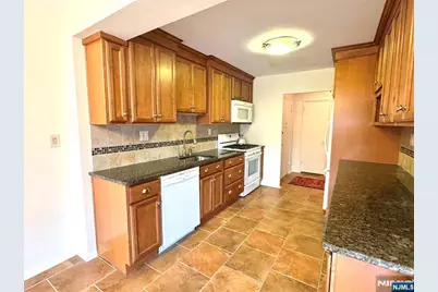 2185 Lemoine Avenue 4M #4M, Fort Lee, NJ 07024 - Photo 8