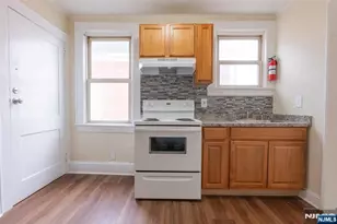 312 High St, Elizabeth, NJ 07202 - Photo 2