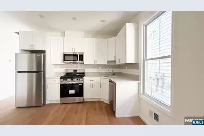 346-348 Woodside Avenue, Newark, NJ 07104 - Photo 2