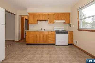 216 Ringwood Avenue 2 #2, Pompton Lakes, NJ 07442 - Photo 4