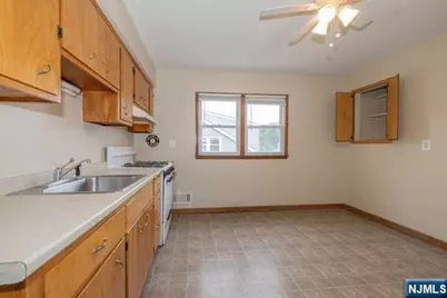 216 Ringwood Avenue 2 #2, Pompton Lakes, NJ 07442 - Photo 6