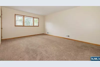 216 Ringwood Avenue 2 #2, Pompton Lakes, NJ 07442 - Photo 8