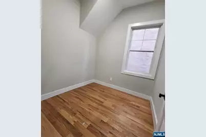 40 Wright Avenue, Jersey City, NJ 07306 - Photo 6