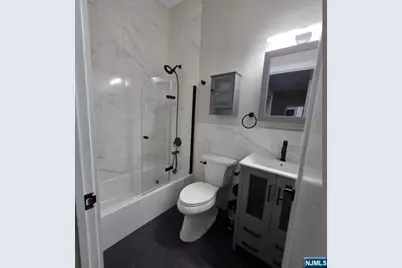 40 Wright Avenue, Jersey City, NJ 07306 - Photo 8