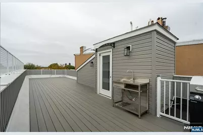 40 Wright Avenue, Jersey City, NJ 07306 - Photo 20