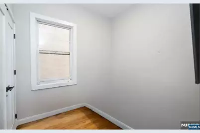 40 Wright Avenue, Jersey City, NJ 07306 - Photo 16