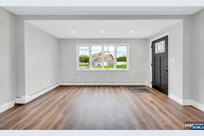 516 Riverdale Boulevard, Pompton Lakes, NJ 07442 - Photo 4