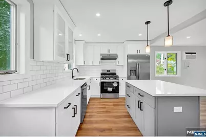 516 Riverdale Boulevard, Pompton Lakes, NJ 07442 - Photo 12