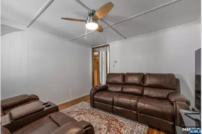 19 Entwistle Avenue, Nutley, NJ 07110 - Photo 4