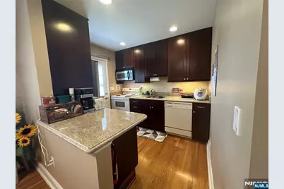 140 Parkview Drive, Teaneck Township, NJ 07666 - Photo 8