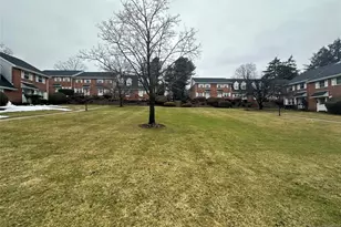 140 Parkview Dr, Teaneck Township, NJ 07666 - Photo 1