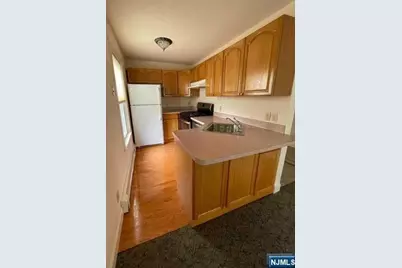 273 Edwards Street 2 #2, Ridgewood, NJ 07450 - Photo 4