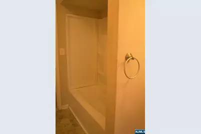 85 Rock Road, Hawthorne, NJ 07506 - Photo 16