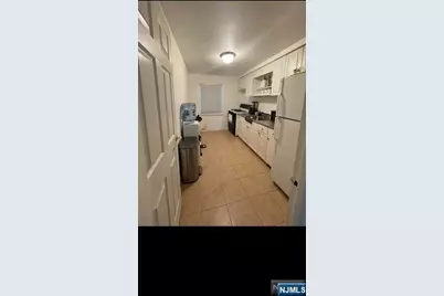 55 W Homestead Avenue 4B #4B, Palisades Park, NJ 07650 - Photo 2