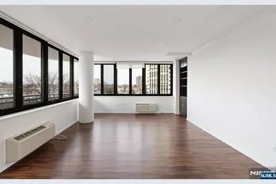 100 Carlyle 9Ds #9DS, Cliffside Park, NJ 07010 - Photo 4