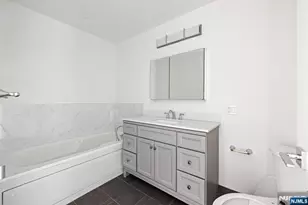 100 Carlyle 9Ds, Cliffside Park, NJ 07010 - Photo 12