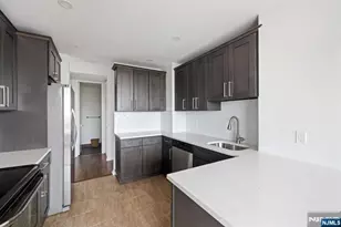 100 Carlyle 9Ds, Cliffside Park, NJ 07010 - Photo 6