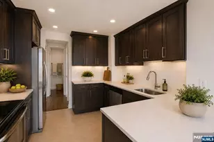 100 Carlyle 9Ds, Cliffside Park, NJ 07010 - Photo 4