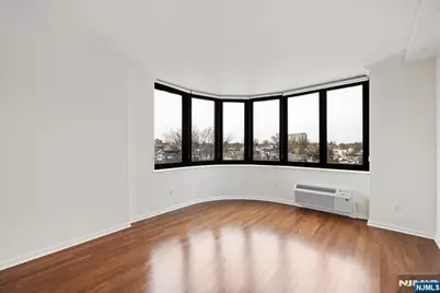100 Carlyle 9Ds #9DS, Cliffside Park, NJ 07010 - Photo 10