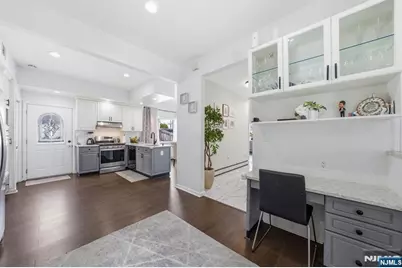 270 Baldwin Avenue, Hasbrouck Heights, NJ 07604 - Photo 12