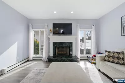 270 Baldwin Avenue, Hasbrouck Heights, NJ 07604 - Photo 16
