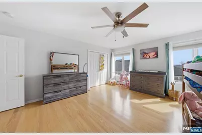 270 Baldwin Avenue, Hasbrouck Heights, NJ 07604 - Photo 26