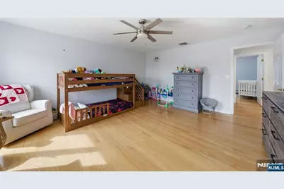 270 Baldwin Avenue, Hasbrouck Heights, NJ 07604 - Photo 26