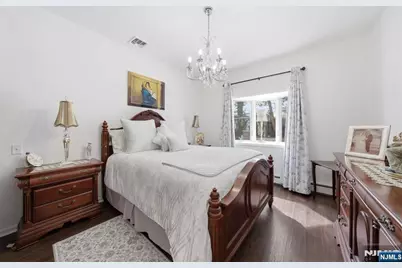 270 Baldwin Avenue, Hasbrouck Heights, NJ 07604 - Photo 40