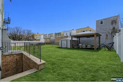 186 Fabyan Place, Newark, NJ 07112 - Photo 2
