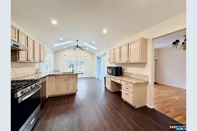 249 Pascack Road, Paramus, NJ 07652 - Photo 10