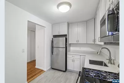 3060 Edwin Avenue 4C #4C, Fort Lee, NJ 07024 - Photo 6