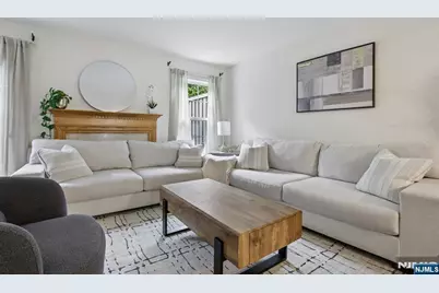 653 Richmond Court, Ramsey, NJ 07446 - Photo 8