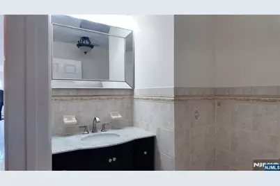 482 Morningside Avenue B #B, Fairview, NJ 07022 - Photo 4