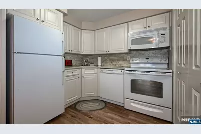 520 Newark Pompton 222 #222, Pequannock Township, NJ 07444 - Photo 10