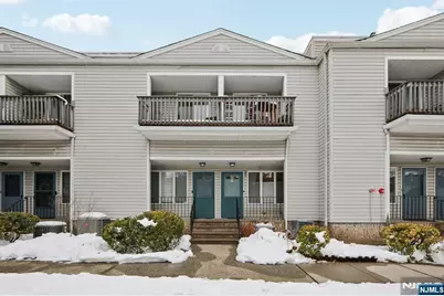 25 Willow Wood Square 25 #25, East Rutherford, NJ 07073 - Photo 2