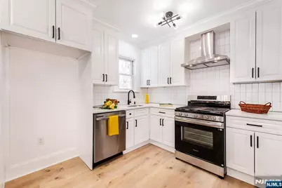 363 Marlboro Road, Englewood, NJ 07631 - Photo 8