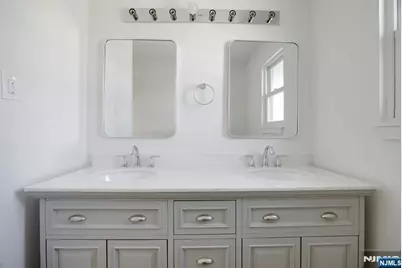 2413 Hammett Avenue, Fort Lee, NJ 07024 - Photo 30