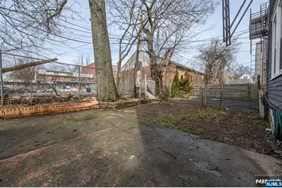 1053 Hunterdon Street, Newark, NJ 07112 - Photo 44