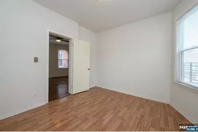 1053 Hunterdon Street, Newark, NJ 07112 - Photo 24