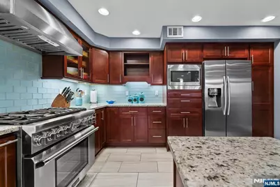 15 Littlewood Court, Wayne, NJ 07470 - Photo 6