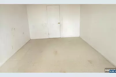 2345 Linwood Avenue 4B #4B, Fort Lee, NJ 07024 - Photo 16