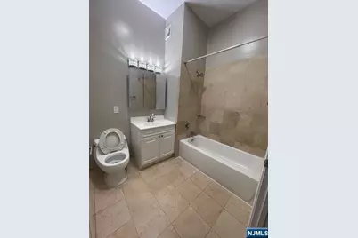 333 Willow Street 202 #202, Teaneck Township, NJ 07666 - Photo 4